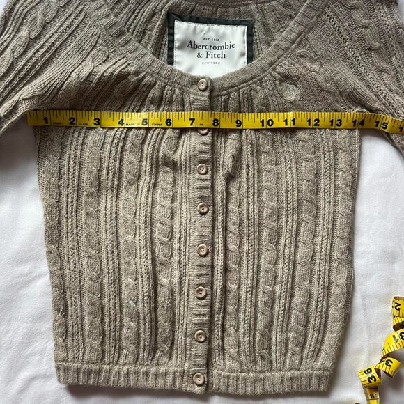 Y2K Abercrombie and Fitch Tan Cable-Knit Button-Up Cardigan - Picture 5 of 8